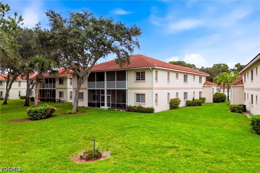 Luisa Lane #4 Naples, FL 34104