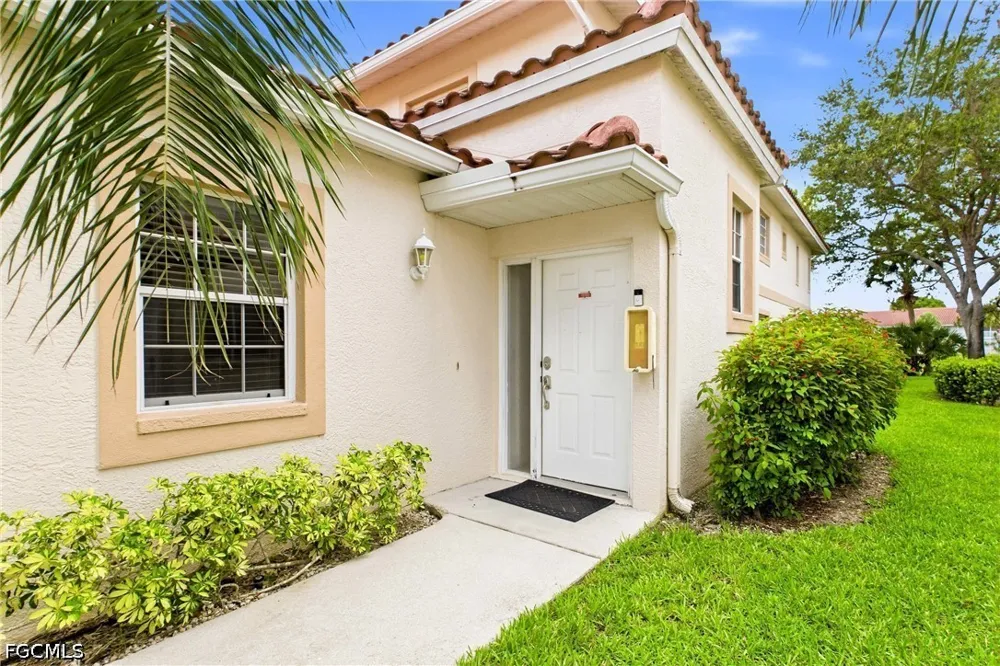 Luisa Lane #4 Naples, FL 34104