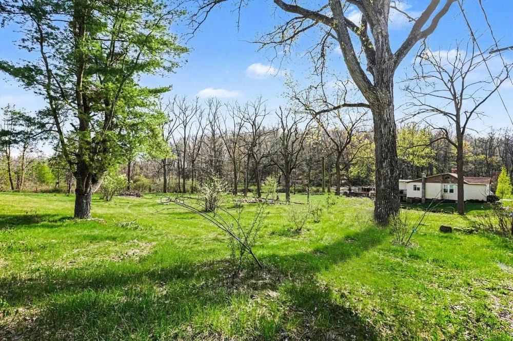 11654 E De Avenue Richland, MI 49083