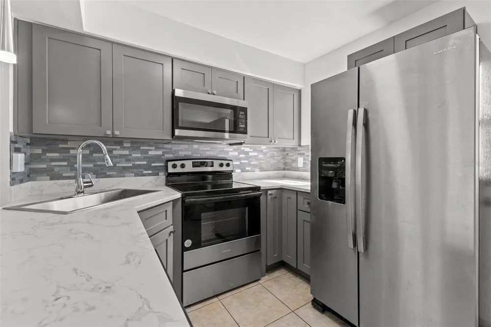 6650 121ST AVENUE #4 Largo, FL 33773