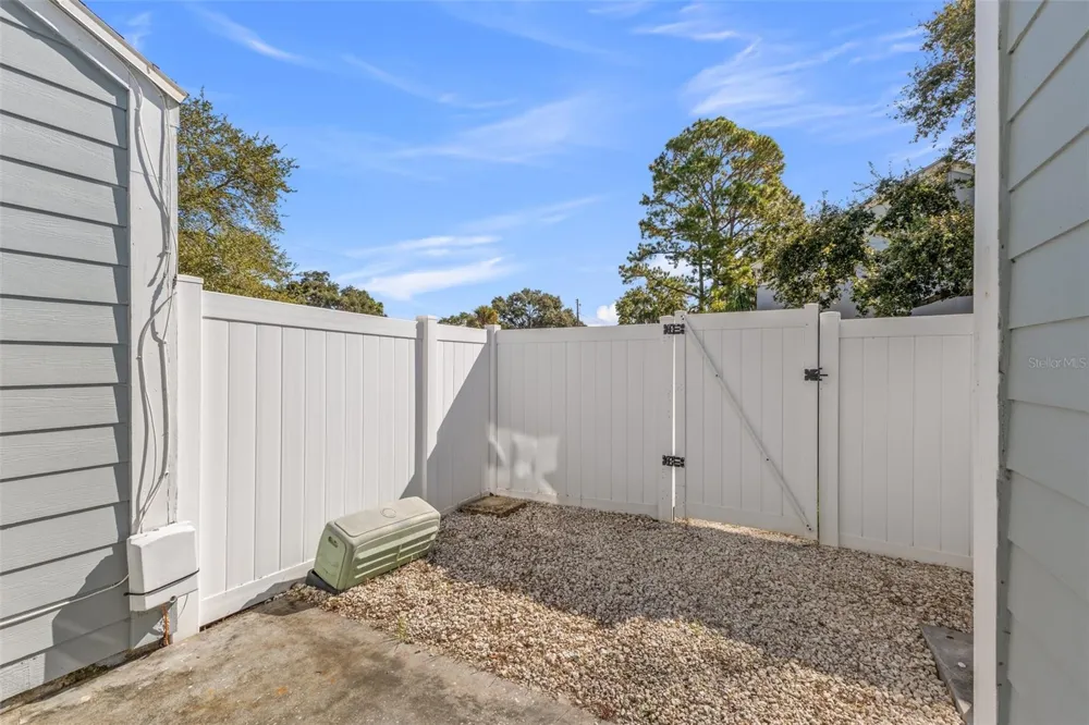 6650 121ST AVENUE #4 Largo, FL 33773