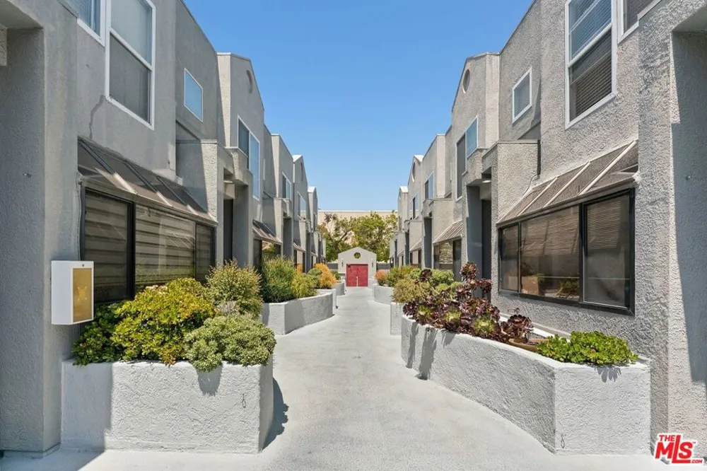 1436 20th Street #8 Santa Monica, CA 90404