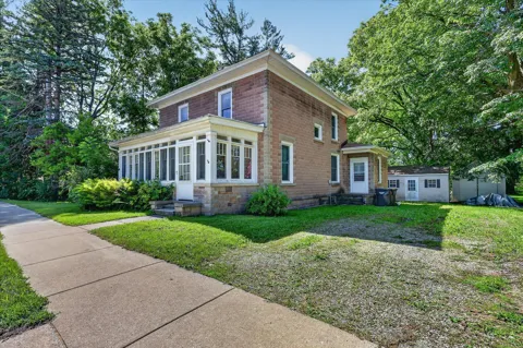 100 E Muskegon Street