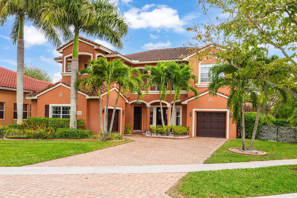 658 Cresta Circle West Palm Beach, FL 33413