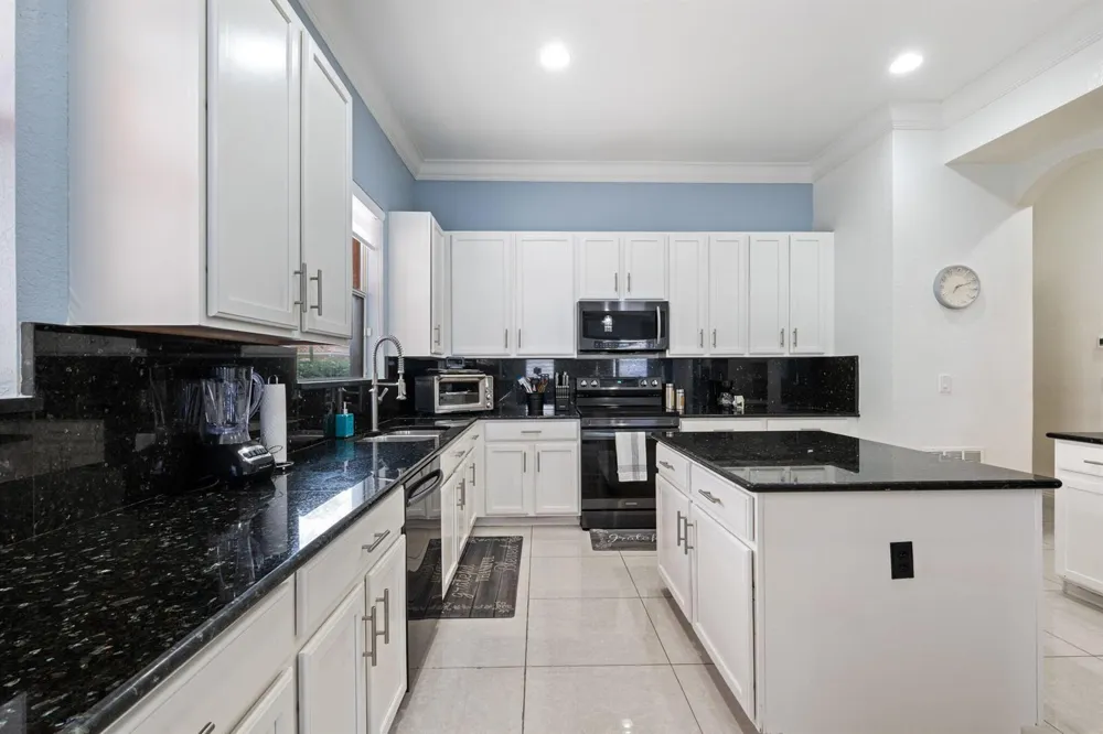 658 Cresta Circle West Palm Beach, FL 33413