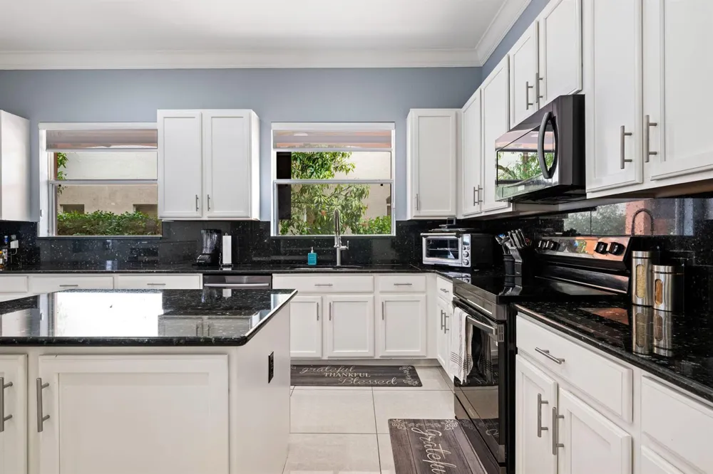 658 Cresta Circle West Palm Beach, FL 33413