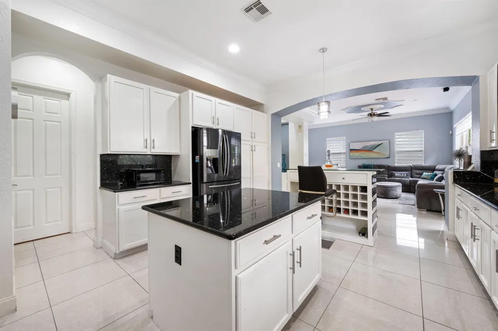 658 Cresta Circle West Palm Beach, FL 33413