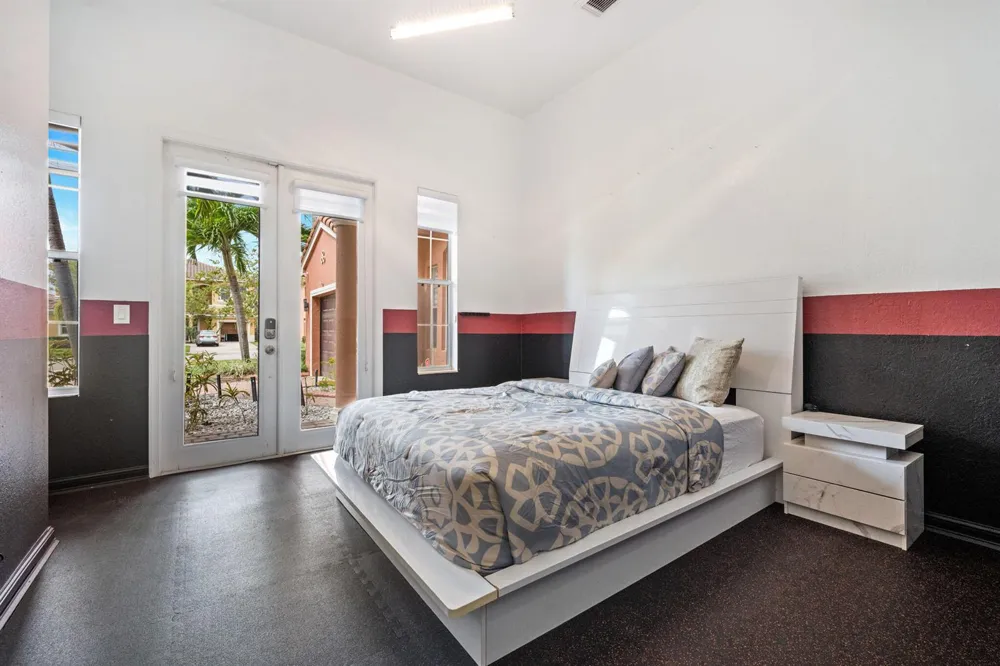 658 Cresta Circle West Palm Beach, FL 33413