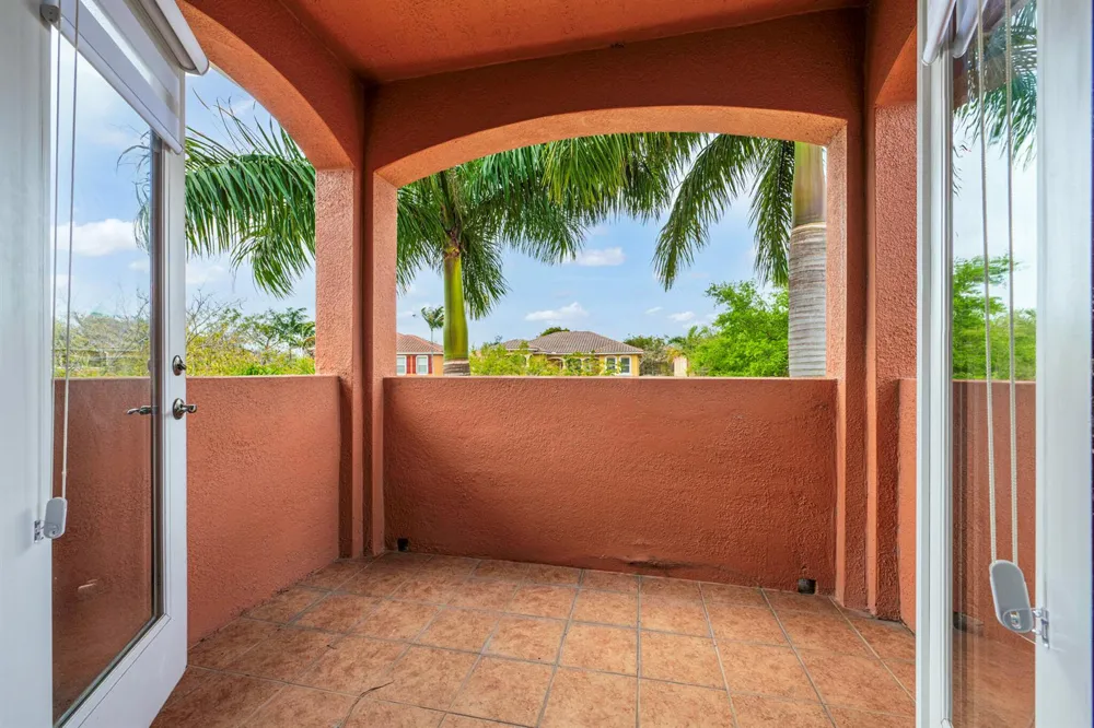 658 Cresta Circle West Palm Beach, FL 33413