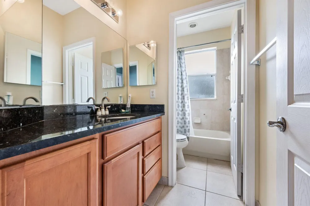 658 Cresta Circle West Palm Beach, FL 33413