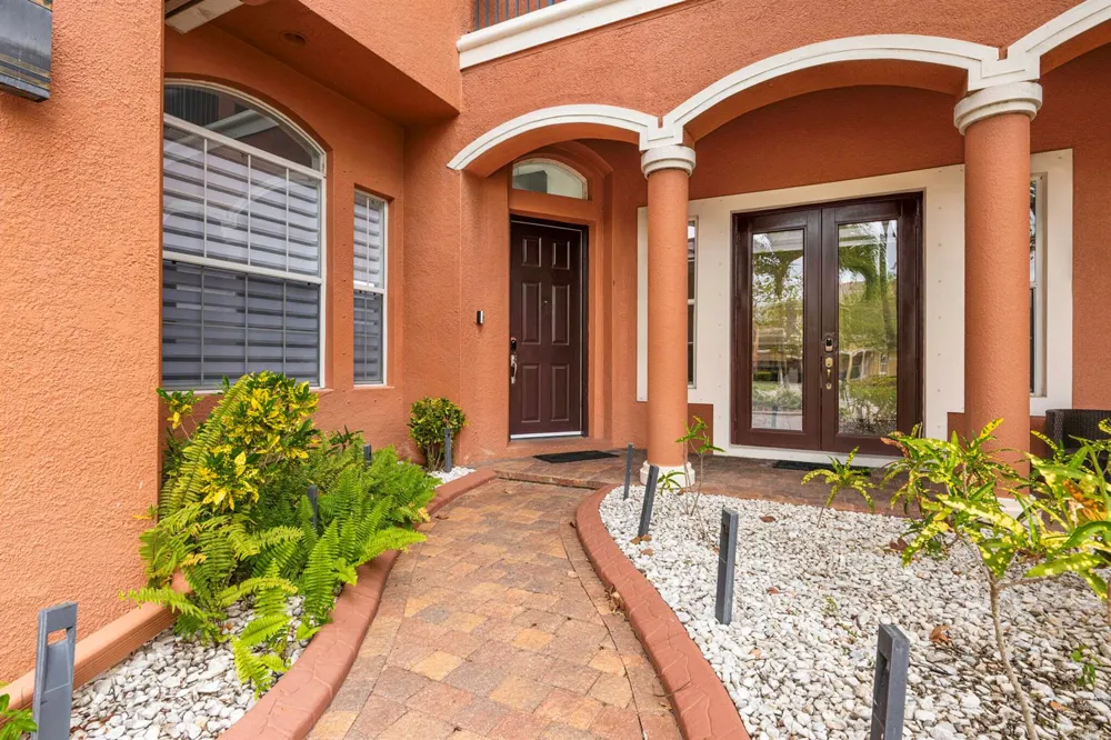 658 Cresta Circle West Palm Beach, FL 33413