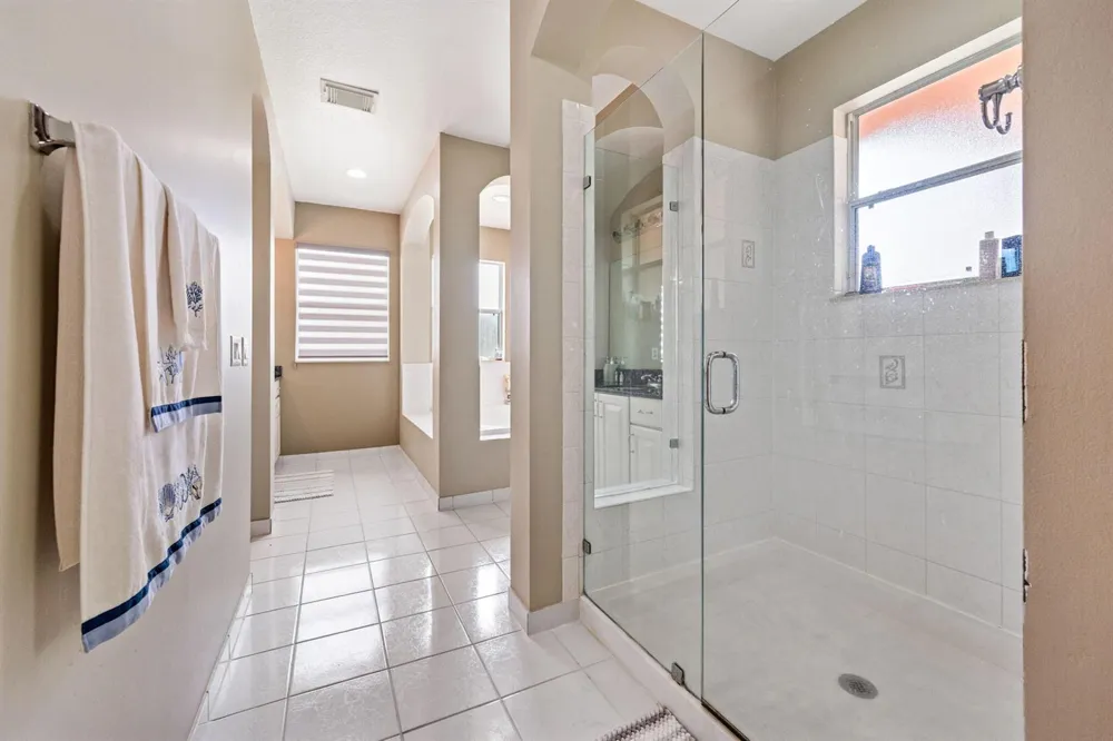 658 Cresta Circle West Palm Beach, FL 33413