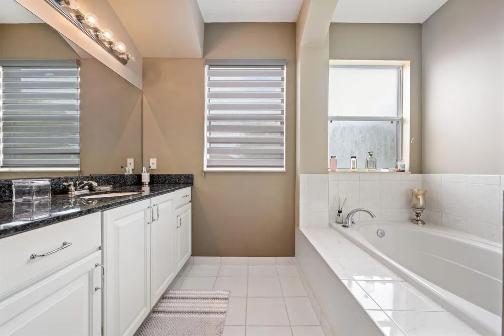 658 Cresta Circle West Palm Beach, FL 33413