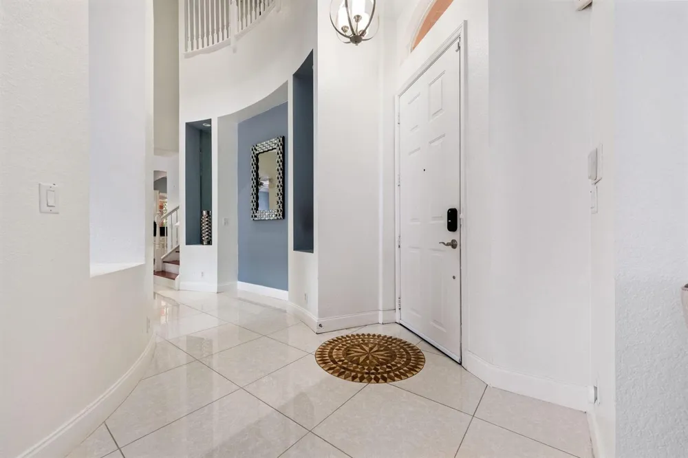 658 Cresta Circle West Palm Beach, FL 33413