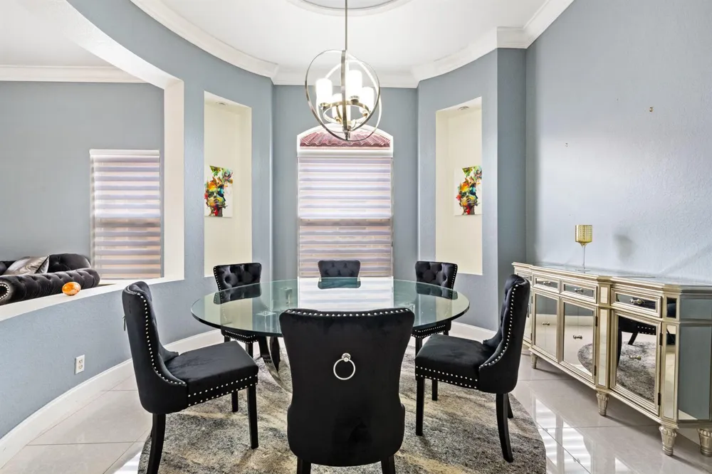 658 Cresta Circle West Palm Beach, FL 33413