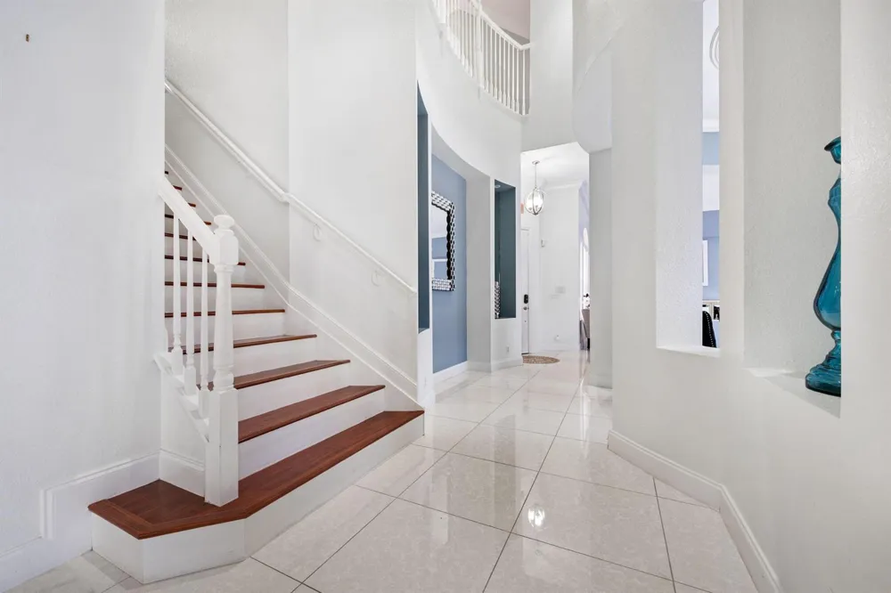 658 Cresta Circle West Palm Beach, FL 33413