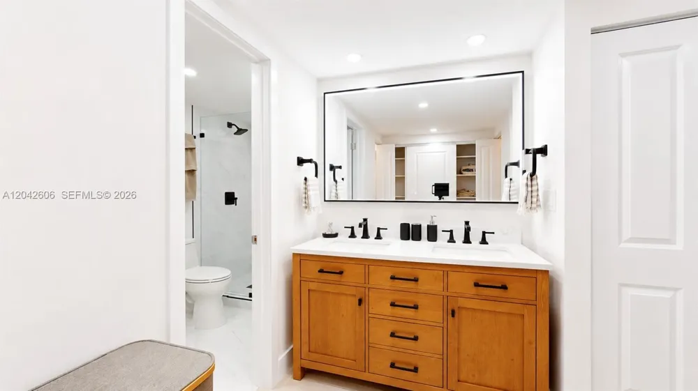 177 Ocean Lane Dr #213 Key Biscayne, FL 33149