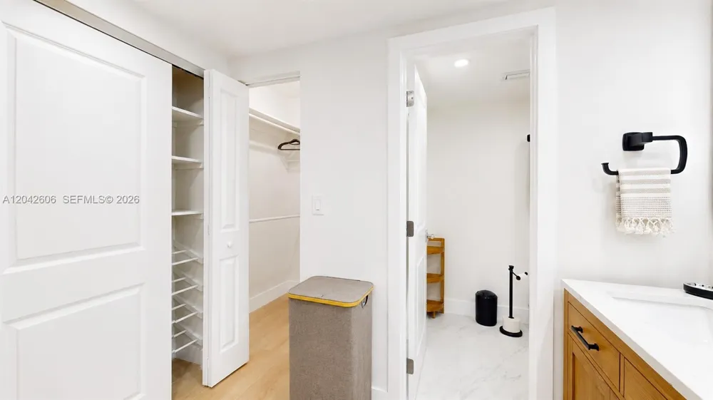 177 Ocean Lane Dr #213 Key Biscayne, FL 33149