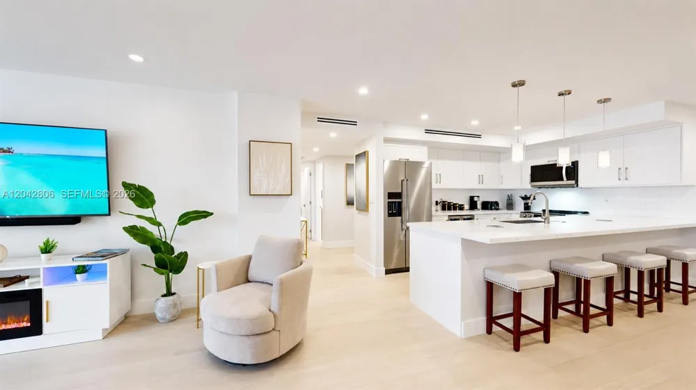 177 Ocean Lane Dr #213 Key Biscayne, FL 33149