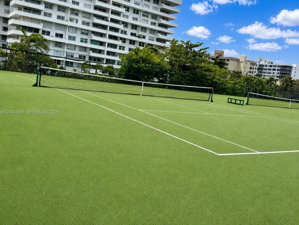 177 Ocean Lane Dr #213 Key Biscayne, FL 33149