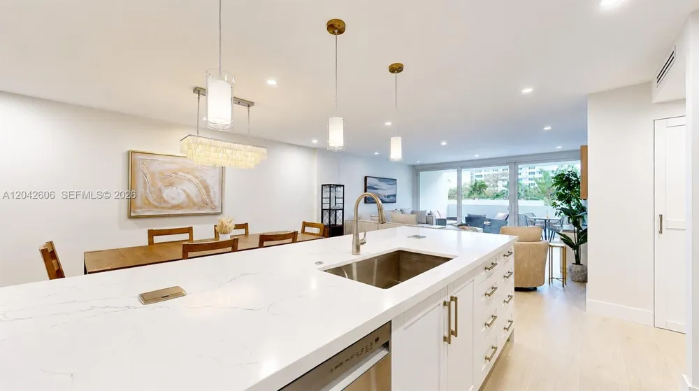 177 Ocean Lane Dr #213 Key Biscayne, FL 33149