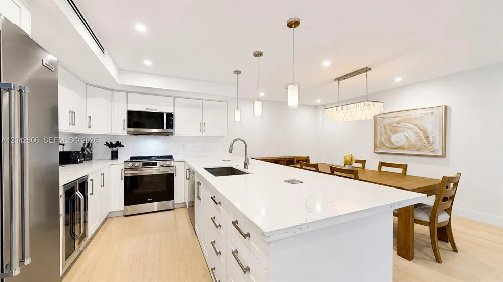 177 Ocean Lane Dr #213 Key Biscayne, FL 33149