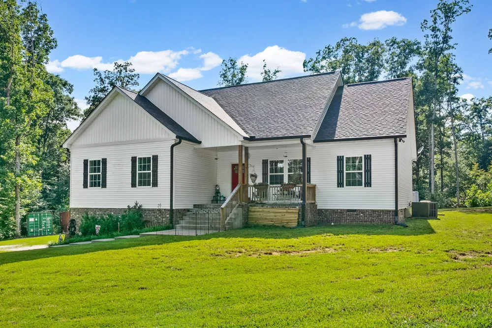 381 Tummins Rd Mc Ewen, TN 37101