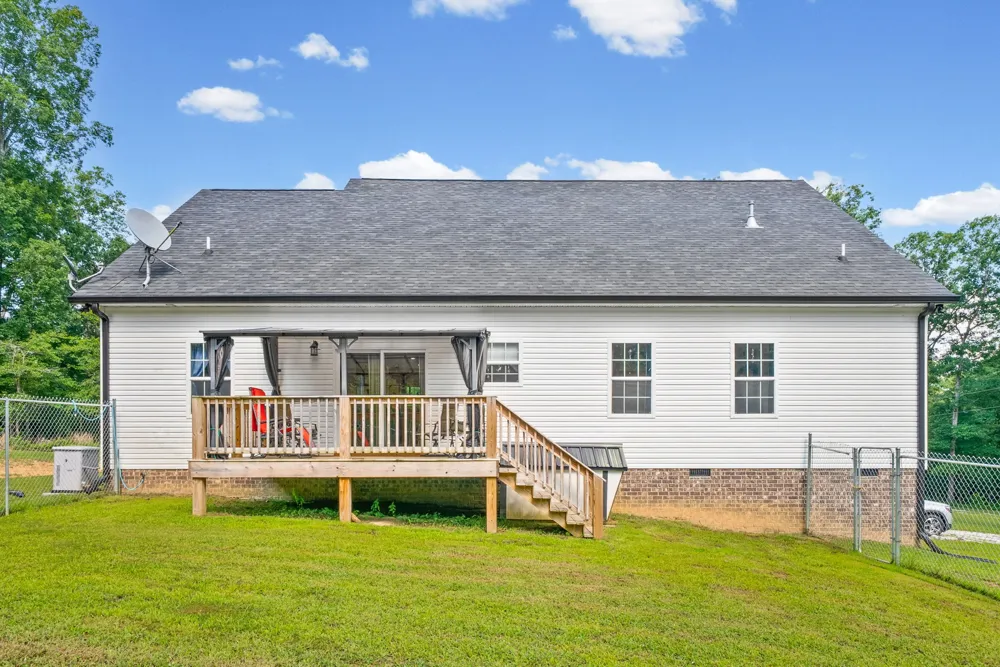 381 Tummins Rd Mc Ewen, TN 37101