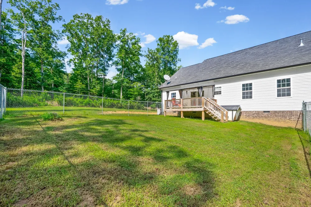 381 Tummins Rd Mc Ewen, TN 37101