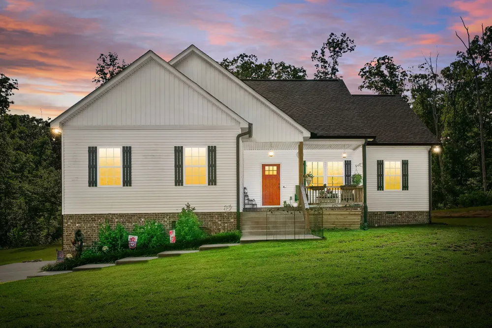 381 Tummins Rd Mc Ewen, TN 37101