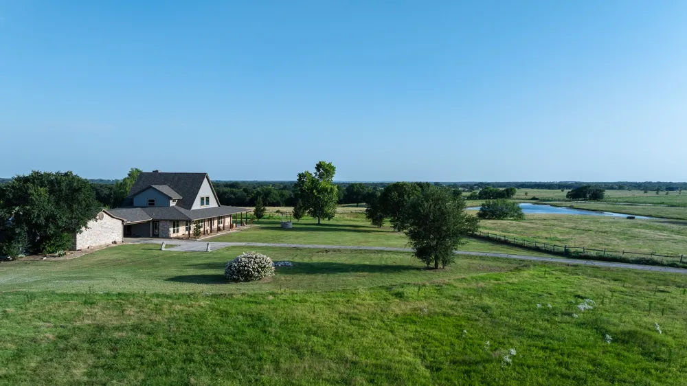 360 Pop Noah Road Collinsville, TX 76233