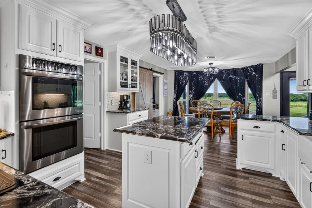 360 Pop Noah Road Collinsville, TX 76233