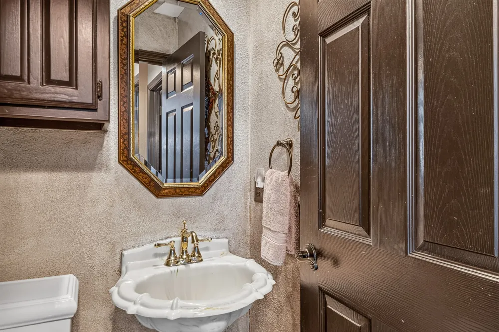 360 Pop Noah Road Collinsville, TX 76233