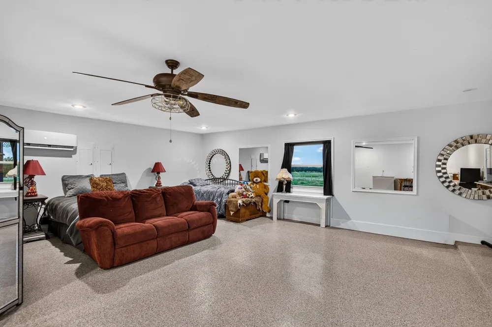 360 Pop Noah Road Collinsville, TX 76233