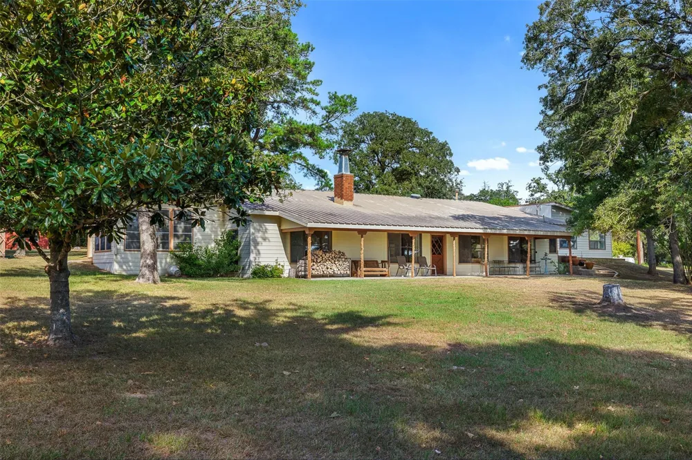 179 Stiewert Ln Paige, TX 78659