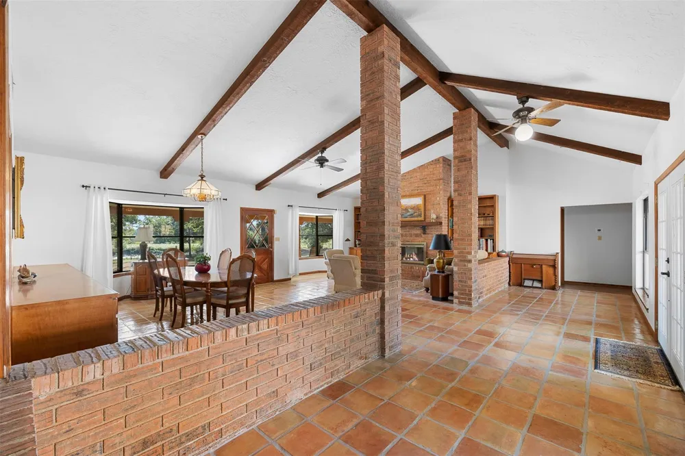179 Stiewert Ln Paige, TX 78659