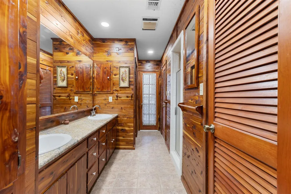 179 Stiewert Ln Paige, TX 78659