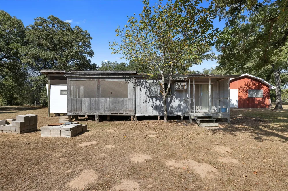 179 Stiewert Ln Paige, TX 78659