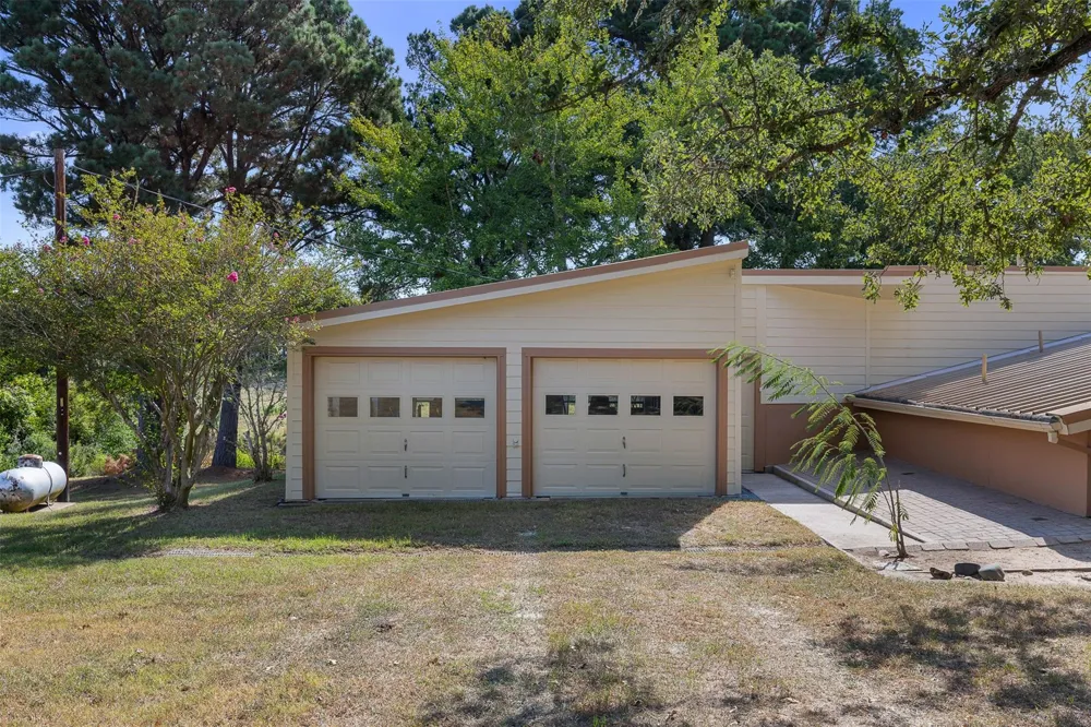179 Stiewert Ln Paige, TX 78659