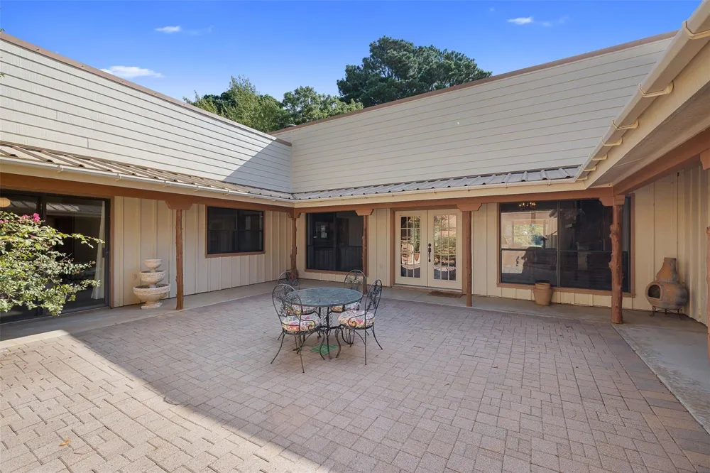 179 Stiewert Ln Paige, TX 78659