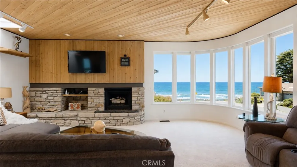 4925 Windsor Boulevard Cambria, CA 93428