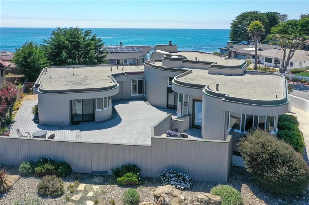 4925 Windsor Boulevard Cambria, CA 93428