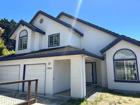 1742 Grey Seal Road