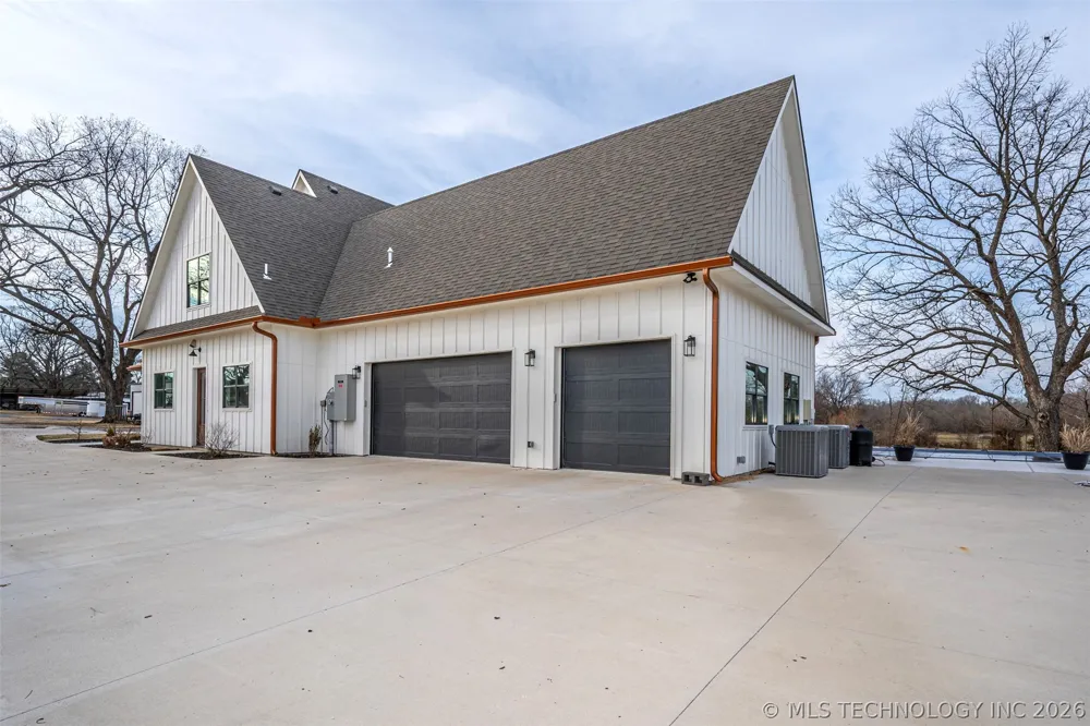 21670 County Road 3 Drive Stonewall, OK 74871