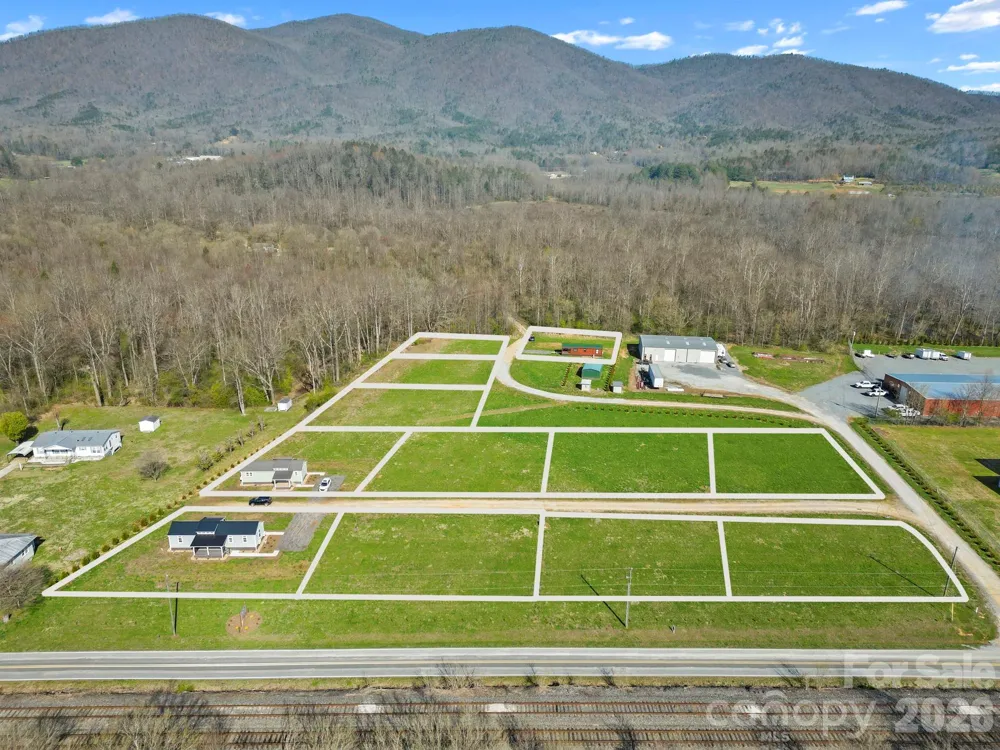 34 River Run Drive #6 Marion, NC 28752