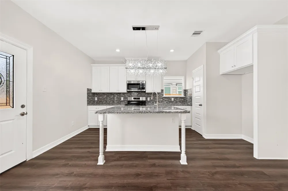 418 4th Street Beasley, TX 77417