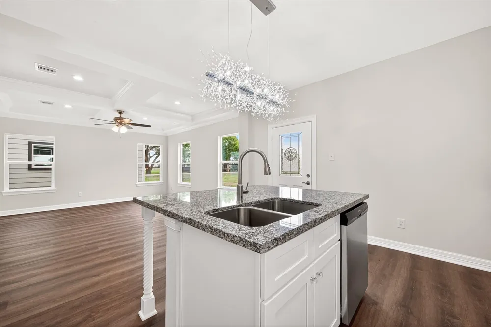 418 4th Street Beasley, TX 77417