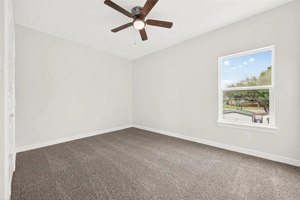 418 4th Street Beasley, TX 77417