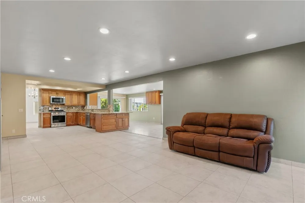 986 Calle Primavera San Dimas, CA 91773