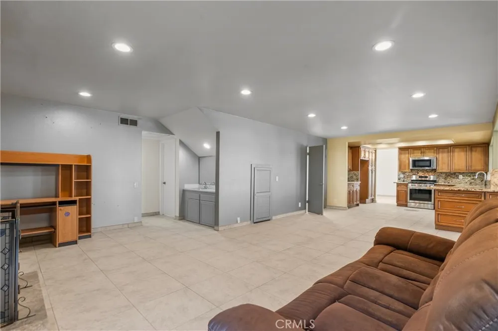 986 Calle Primavera San Dimas, CA 91773
